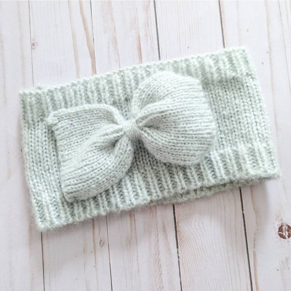Light Gray Knit Headband with Bow